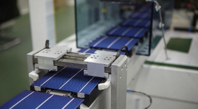 El panel solar monocristalino impermeable de 305w 310w 315w 2